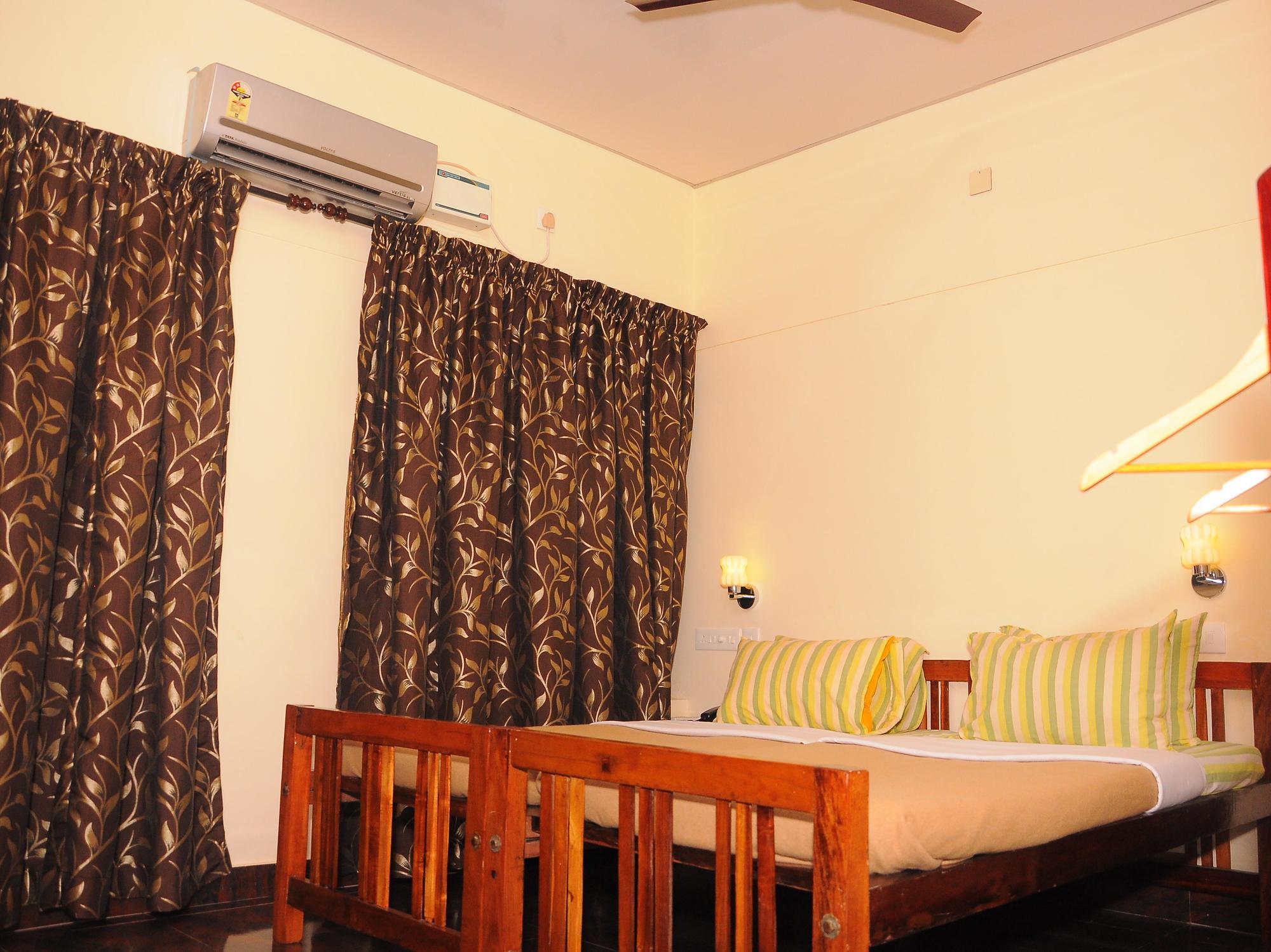 The Royal Heritage Hotel And Ayurvedic Center Thiruvananthapuram Esterno foto