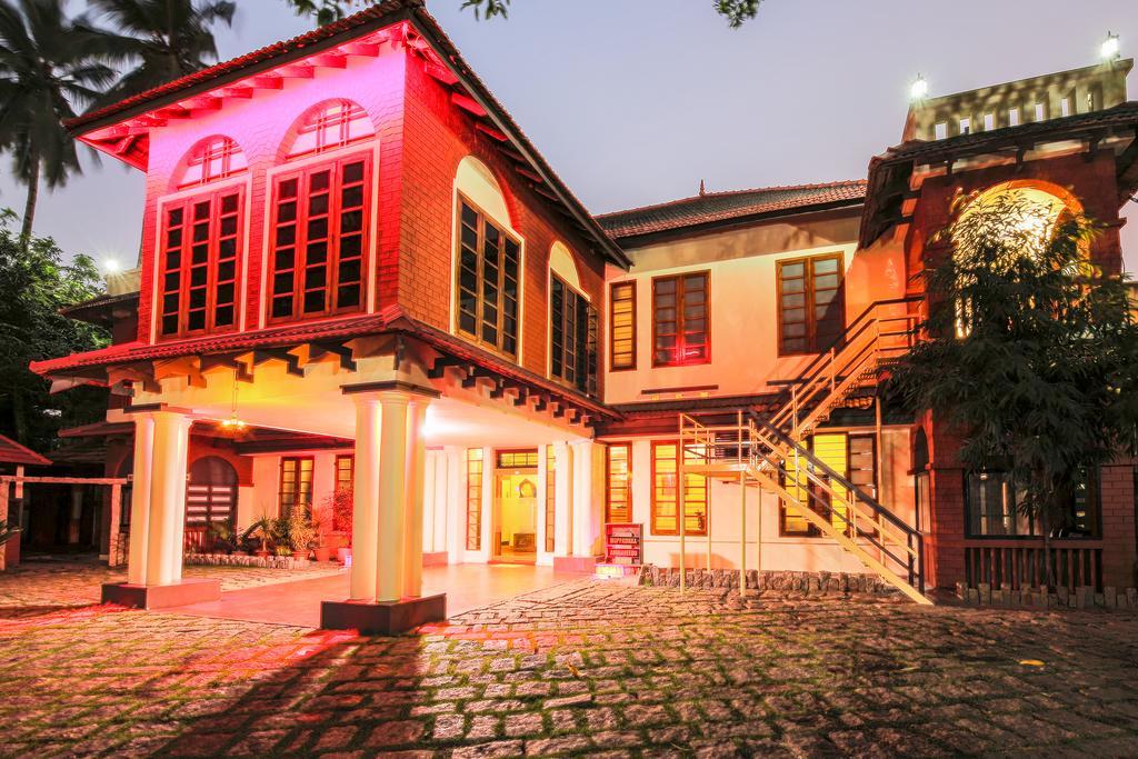 The Royal Heritage Hotel And Ayurvedic Center Thiruvananthapuram Esterno foto