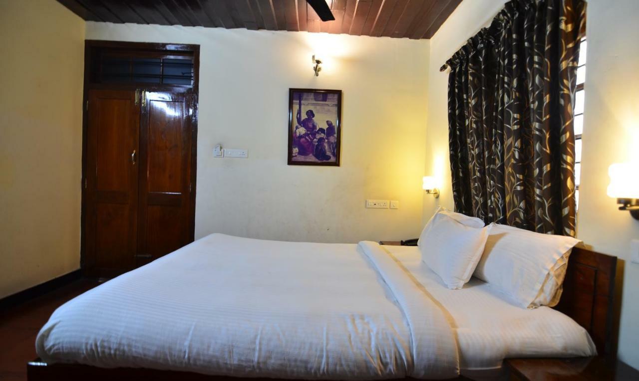 The Royal Heritage Hotel And Ayurvedic Center Thiruvananthapuram Esterno foto