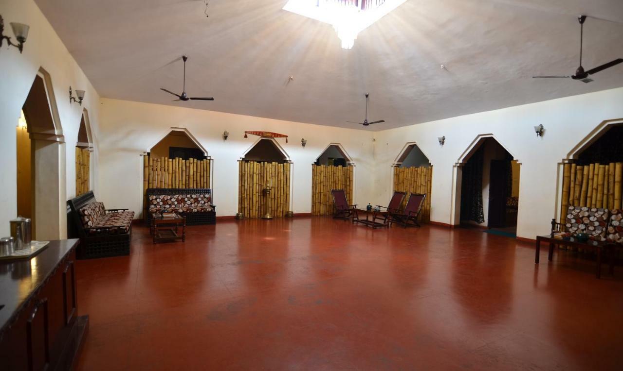 The Royal Heritage Hotel And Ayurvedic Center Thiruvananthapuram Esterno foto