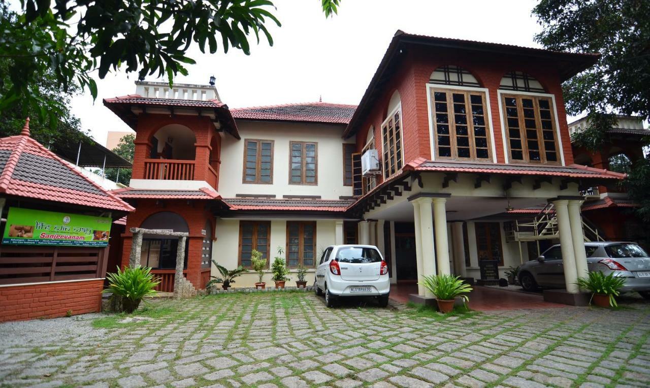 The Royal Heritage Hotel And Ayurvedic Center Thiruvananthapuram Esterno foto