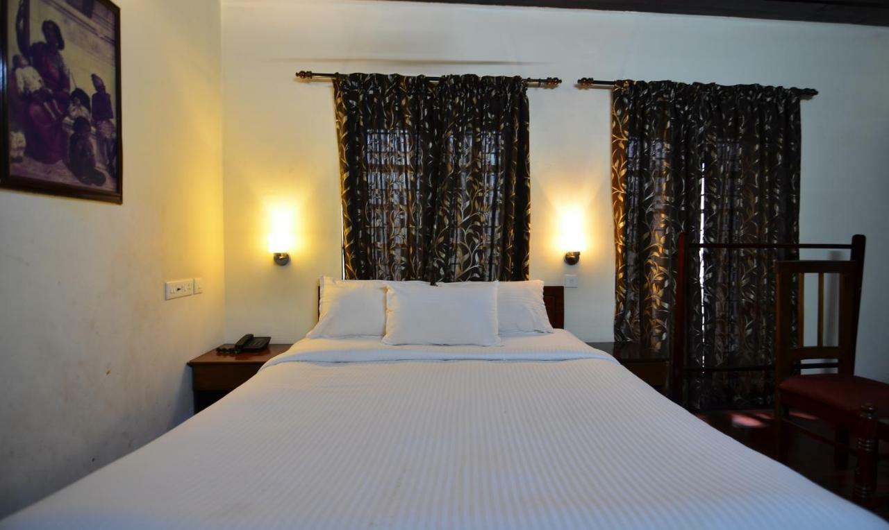 The Royal Heritage Hotel And Ayurvedic Center Thiruvananthapuram Esterno foto