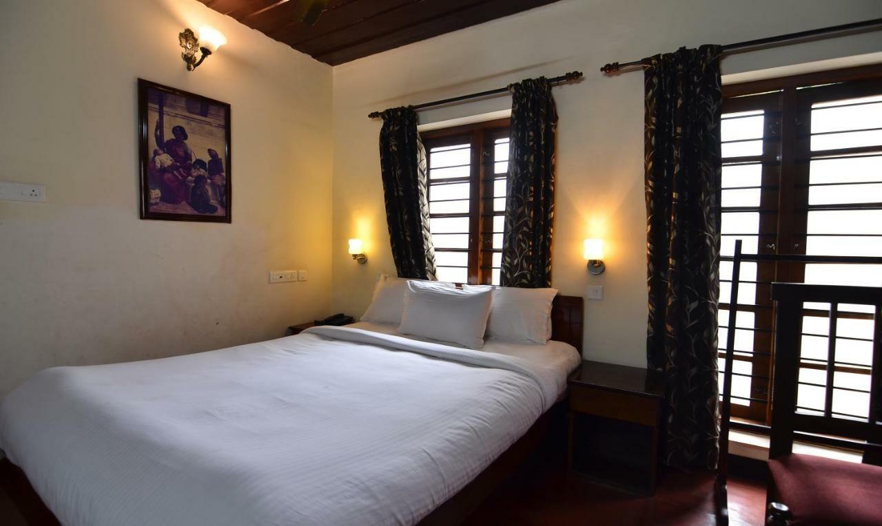 The Royal Heritage Hotel And Ayurvedic Center Thiruvananthapuram Esterno foto