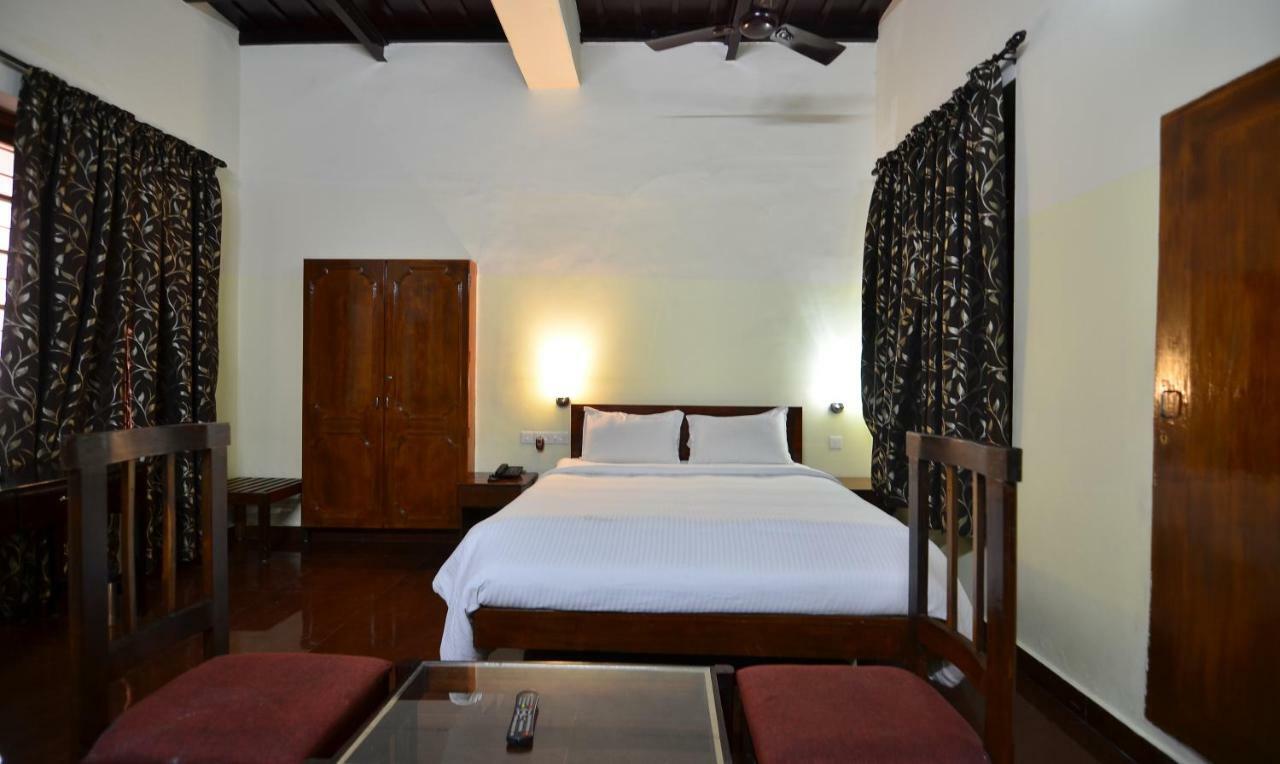 The Royal Heritage Hotel And Ayurvedic Center Thiruvananthapuram Esterno foto