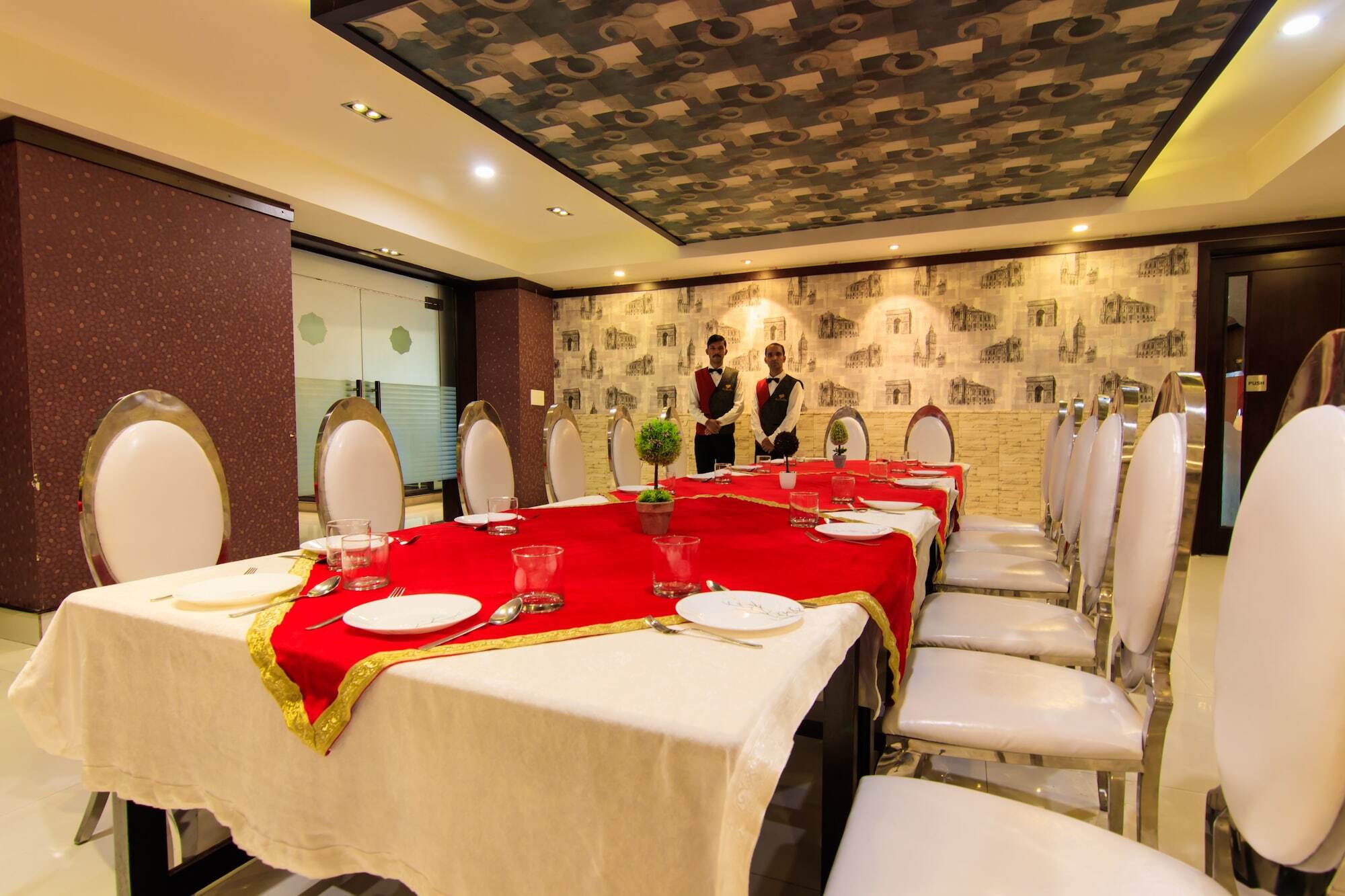 The Royal Heritage Hotel And Ayurvedic Center Thiruvananthapuram Esterno foto