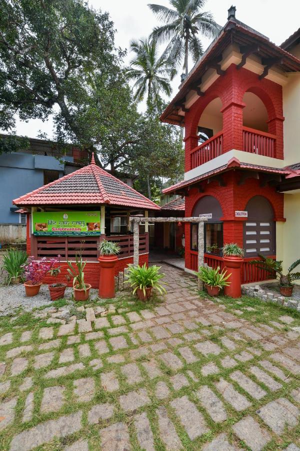 The Royal Heritage Hotel And Ayurvedic Center Thiruvananthapuram Esterno foto